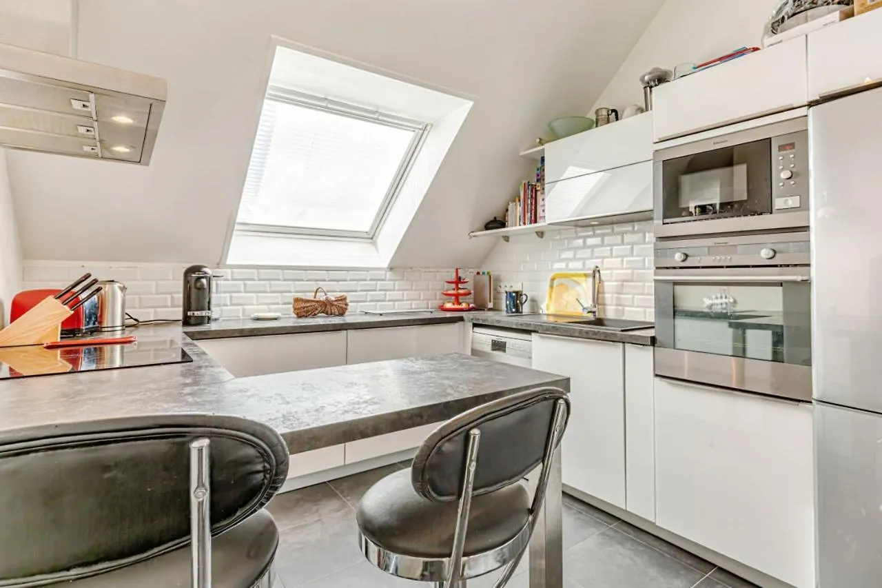 Sunny Duplex W Balcony And Parking 5 Min From The Lake In Annecy - Welkeys Apartamento