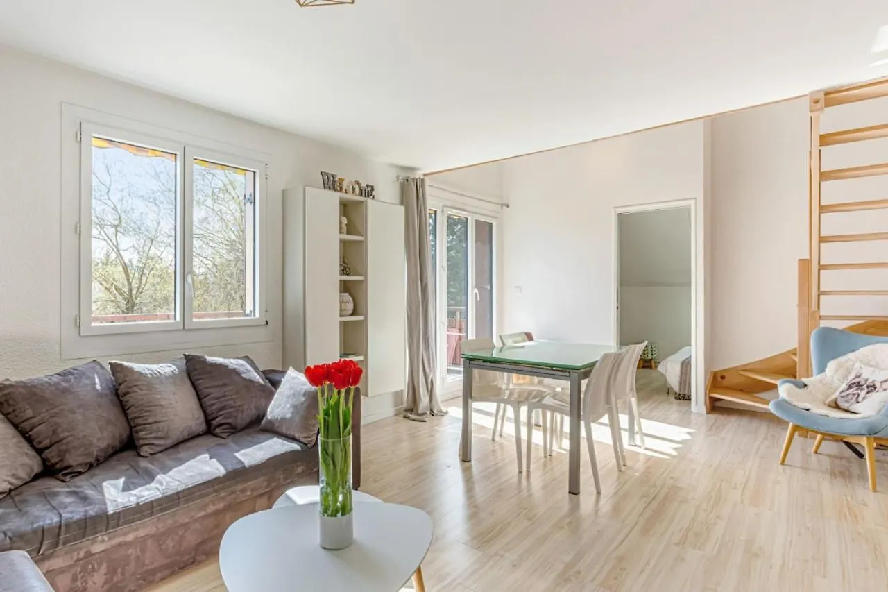 Sunny Duplex W Balcony And Parking 5 Min From The Lake In Annecy - Welkeys Apartamento